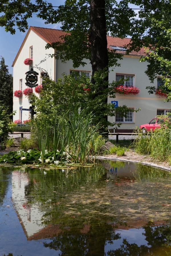 Hotel & Gasthaus Zum Eichenkranz Luckenwalde Buitenkant foto