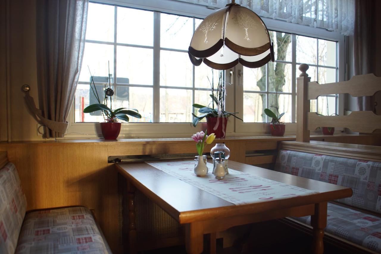 Hotel & Gasthaus Zum Eichenkranz Luckenwalde Buitenkant foto